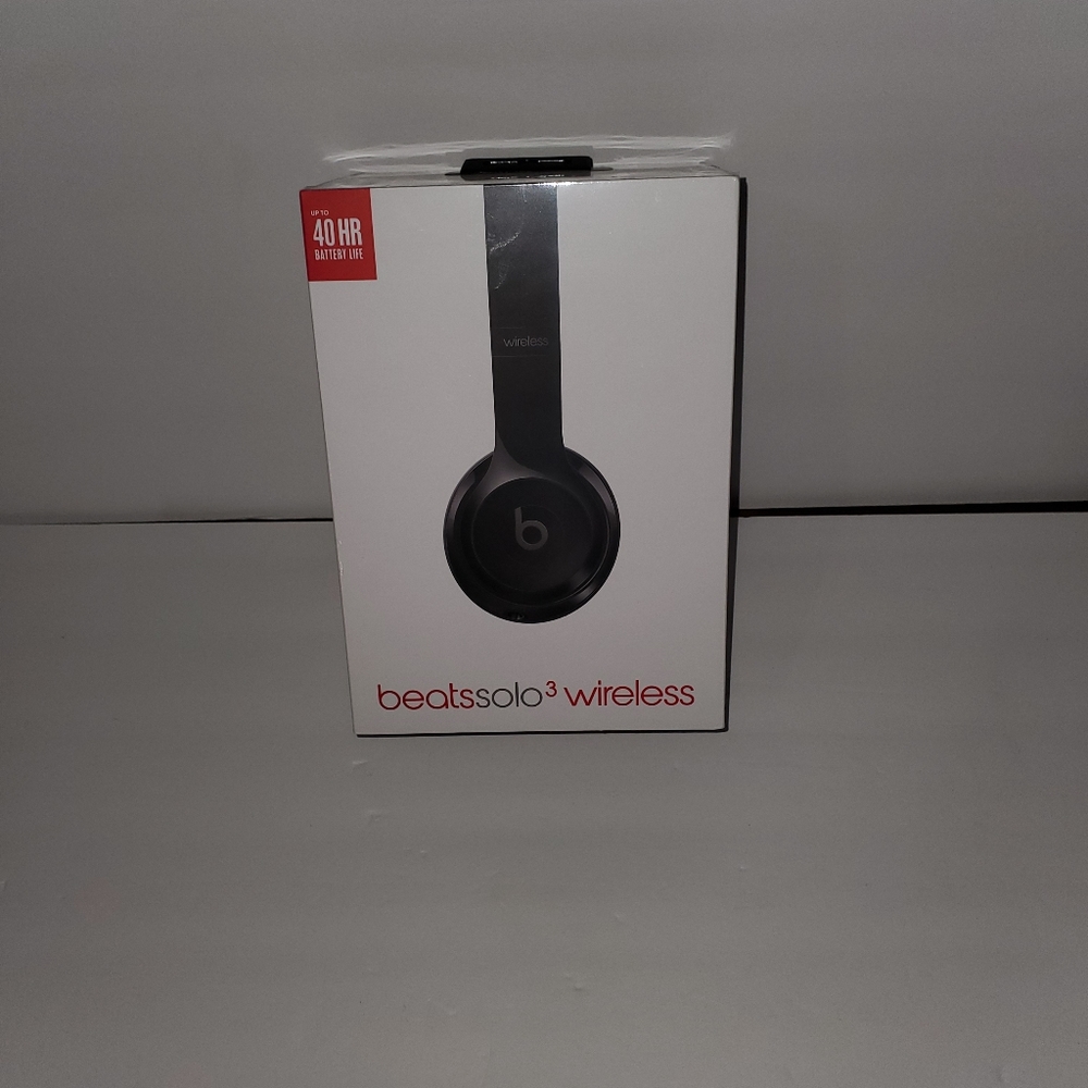 Beats solo 3 Wireless headphones